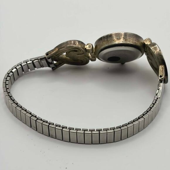 Silver Heart Geneva Watch - Picture 4 of 4